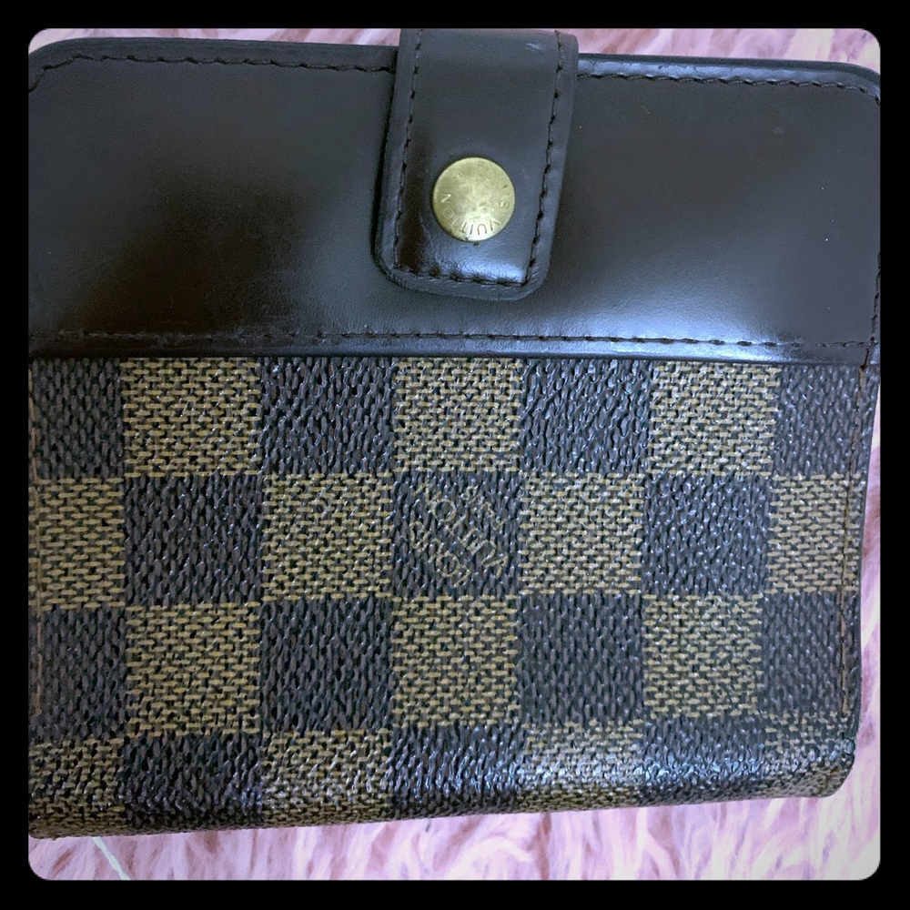 Louis vuitton compact wallet damier ebene